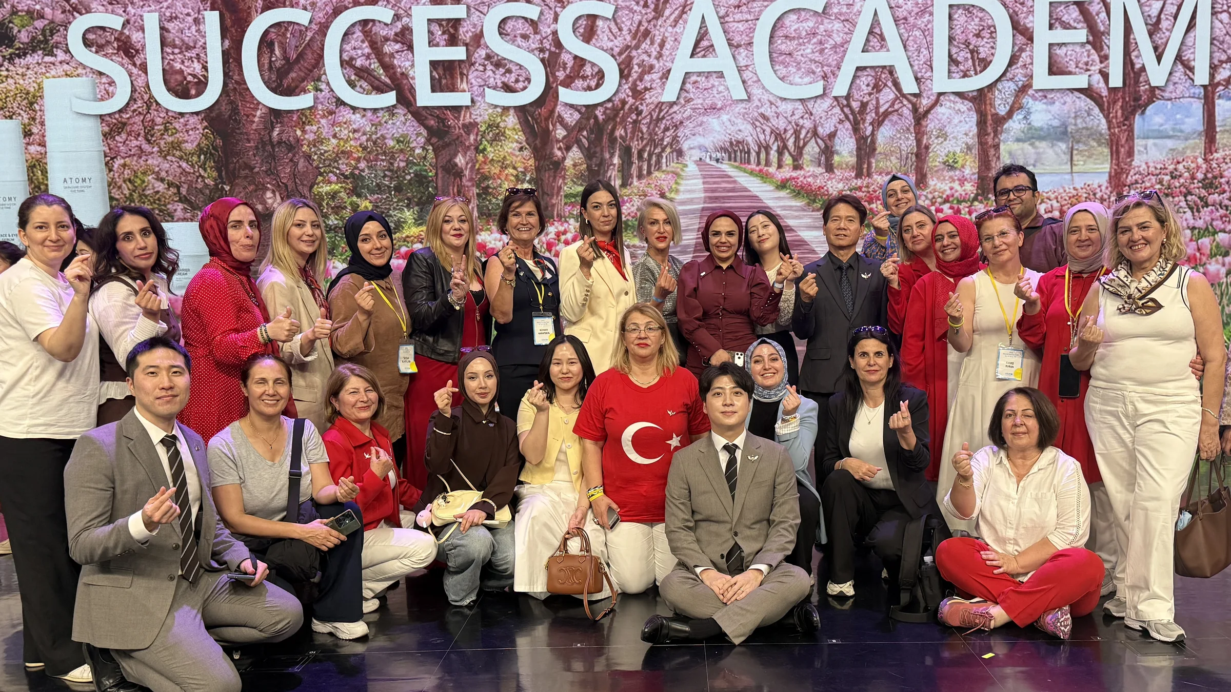 Success Academy etkinliğinde Atomy Partner Group partnerleri